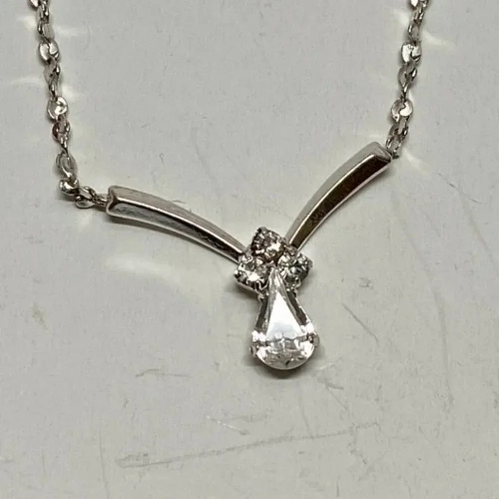 Charlestone Jewelry Set‎ Necklace and Earrings Silvertone Lifetime Plating NWT